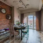 Golden Rooftop Apartment-Oldtown